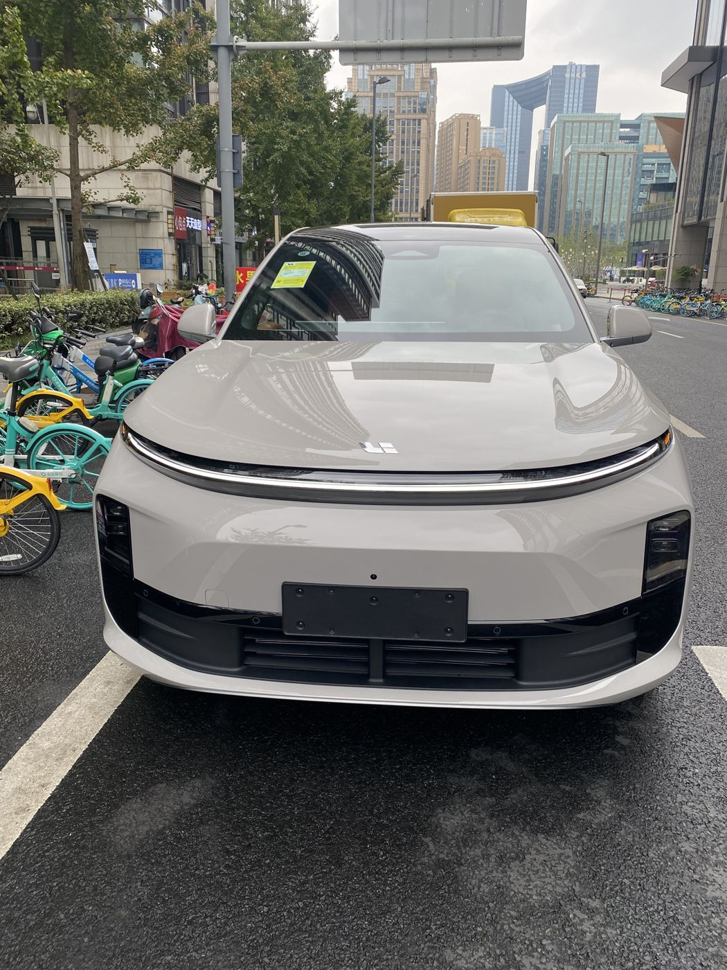 皇家royal1688 MEGA 高压纯电 MPV